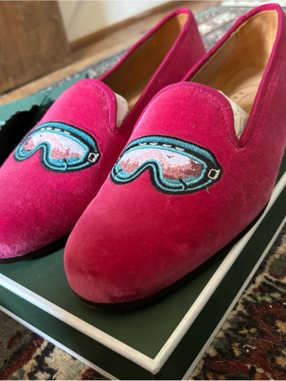 Stubbs and Wootton Fuchsia Velvet slippers size 8, reflect